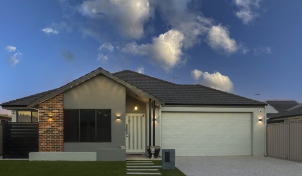 Single Storey Custom Home in Bennett Springs thumbnail