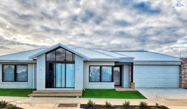 Single Storey Custom Home in Treeby thumbnail